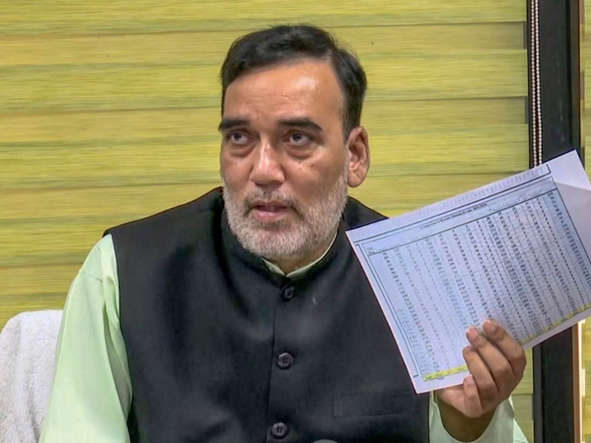 दिल्ली की जहरीली हवा से बचाएगी आर्टिफिशियल रेन? दिल्ली सरकार ने केंद्र को लिखी चिट्ठी, PM मोदी से हस्तक्षेप करने की अपील