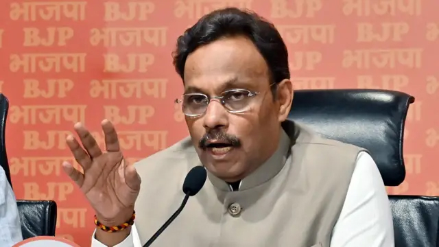 Maharashtra Election :’कैश कांड’ में BJP नेता विनोद तावड़े पर एक्शन, EC ने दर्ज कराई FIR