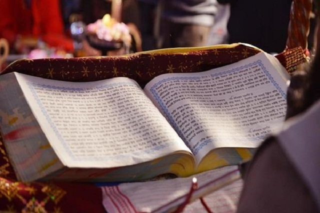 555वें प्रकाश पर्व पर वाघा बार्डर के रास्ते पाकिस्तान पहुंचे गुरु ग्रंथ साहिब के स्वरुप और पालकी साहिब, देंखे वीडियो