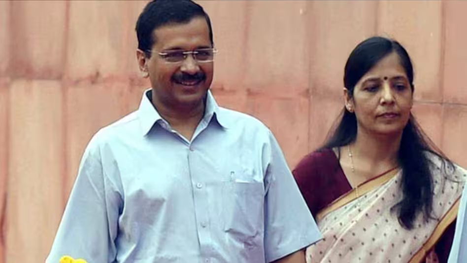 Delhi: अरविंद केजरीवाल ने पत्नी को CM बनाने को लेकर दिया बड़ा बयान,कहा-मेरी पत्नी को मुख्यमंत्री…