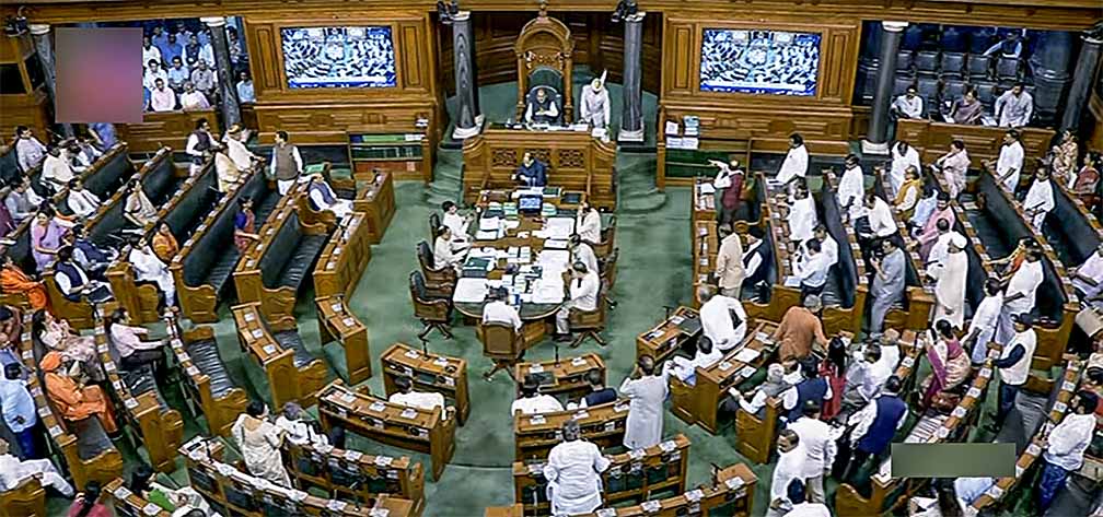 parliament winter session: हंगामे के चलते लोकसभा की कार्यवाही को 12 बजे तक स्थगित, सत्र शुरू होते ही अडाणी रिश्वत मामले को लेकर विपक्ष का जोरदार हंगामा