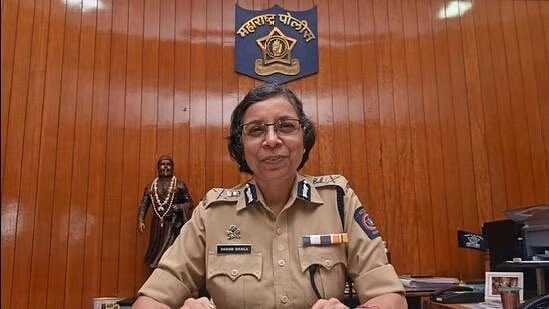चुनाव आयोग का बड़ा एक्शन ,कांग्रेस की शिकायत के बाद हटाई गईं महाराष्ट्र की DGP रश्मि शुक्ला