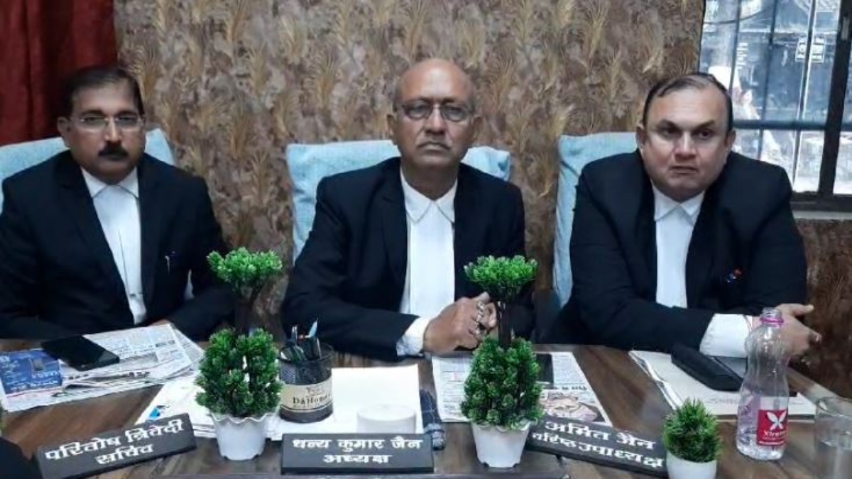MP हाईकोर्ट अधिवक्ता संघ का बड़ा फैसला, खेतों में पराली जलाने वाले किसान का कोई भी वकील नहीं लड़ेगा केस, सरकार को पत्र लिखकर की ये मांग   
