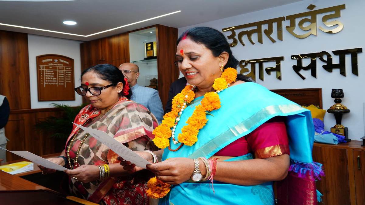 नवनिर्वाचित विधायक आशा नौटियाल को स्पीकर ने दिलाई शपथ, CM धामी भी रहे मौजूद