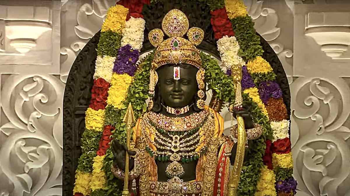 राम जी का तिलकोत्सव: नेपाल से आये तिलकहरू ने किया पांव पूजन, चंपत राय ने निभाई पिता दशरथ की भूमिका