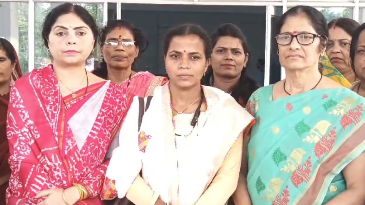 जाति प्रमाण पत्र में फंसी जनपद अध्यक्ष! SC वर्ग की माया उइके ST से कैसे बन गई अध्यक्ष ? अब दी ये सफाई 