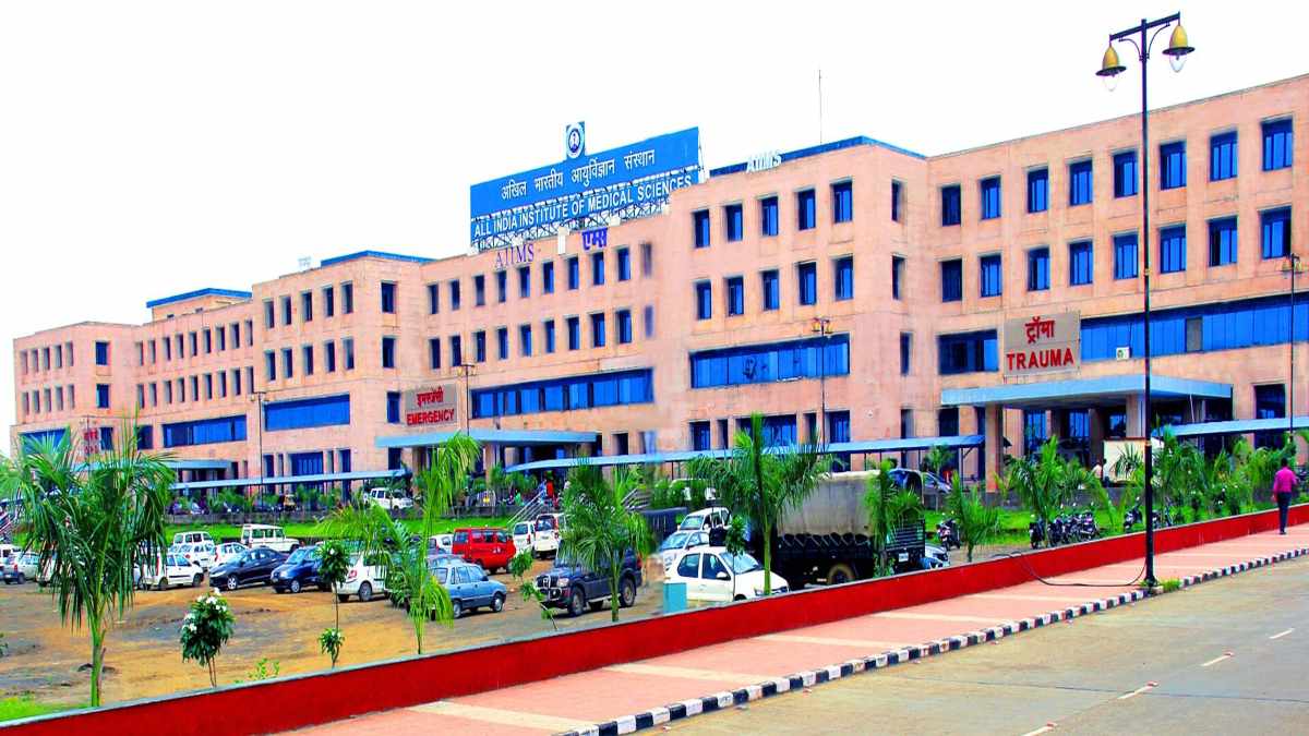 एम्स भोपाल ने 200 भूतपूर्व सैनिकों को नौकरी से हटाया, जवानों ने केंद्रीय स्वास्थ्य मंत्री को लिखा पत्र, बहाली की मांग
