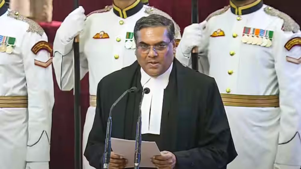 CJI Sanjiv Khanna Oath: जस्टिस संजीव खन्ना बने देश के 51वें सीजेआई, राष्ट्रपति द्रौपदी मुर्मू ने दिलाई शपथ, छह महीने के कार्यकाल में देंगे कई सुप्रीम निर्णय
