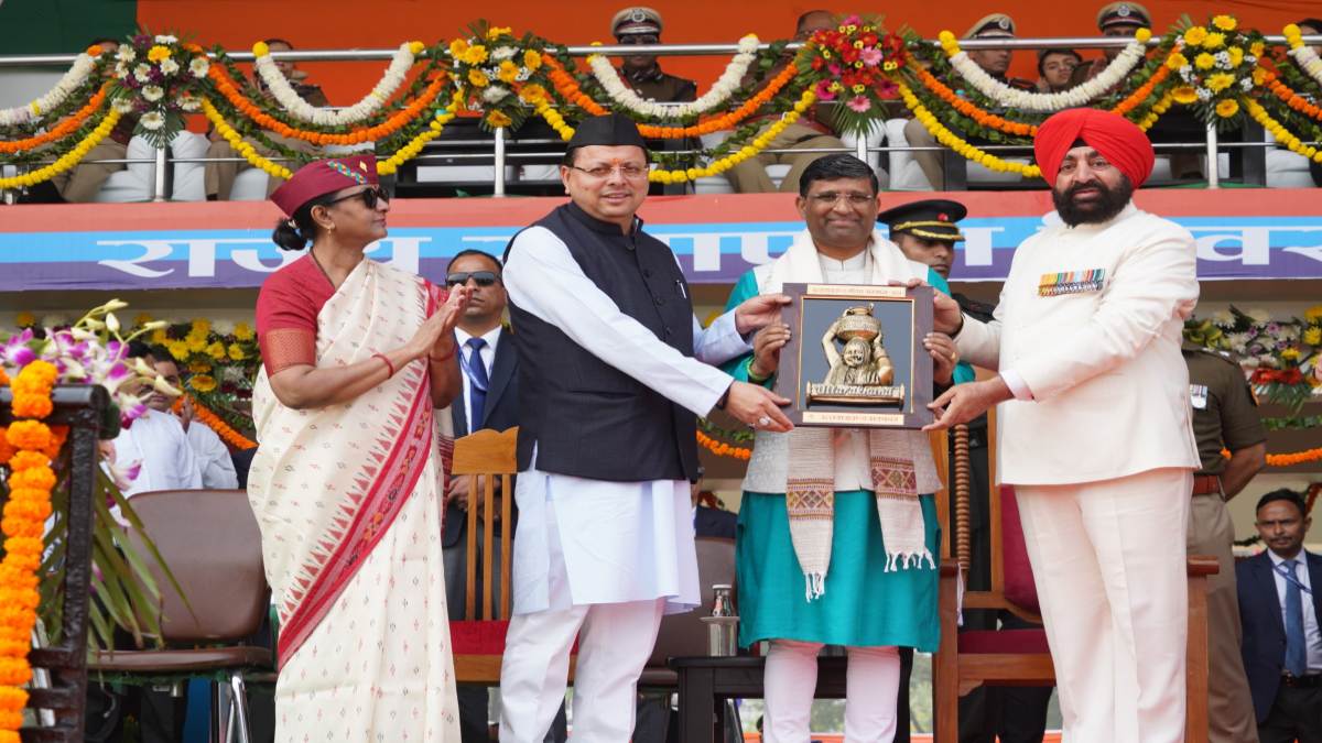 Uttarakhand 25th Foundation Day: ‘देवभूमि रजत उत्सव’ कार्यक्रम में शामिल हुए CM धामी, उत्तराखंड को लेकर कही ये बड़ी बात