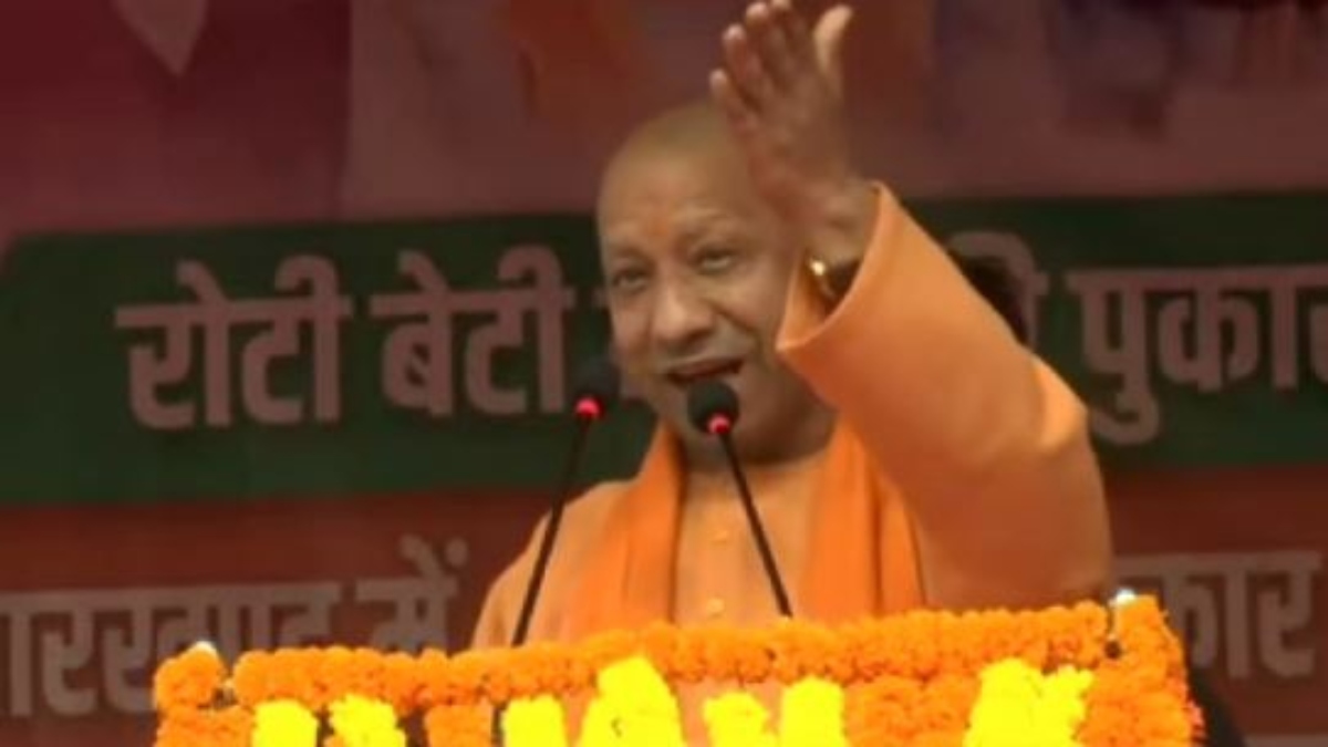CM योगी ने जेवर के किसानों से किया संवाद, भूमि अधिग्रहण के नए रेट का किया ऐलान
