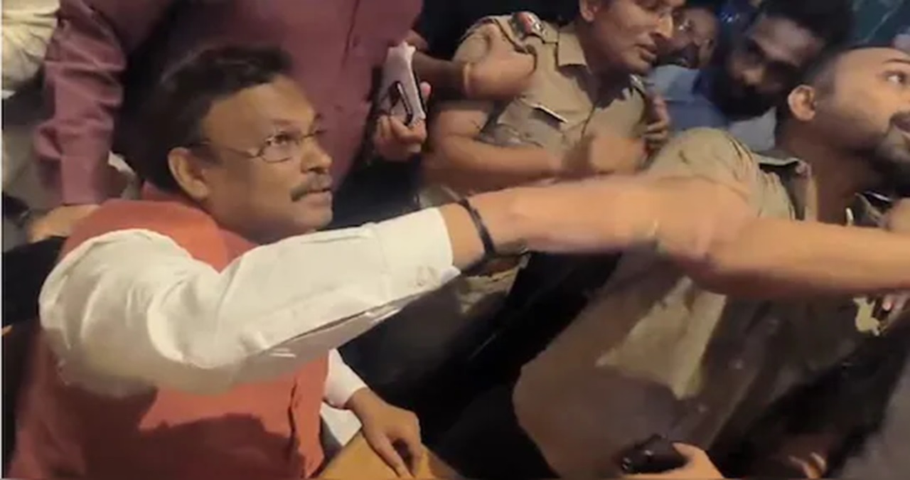 Maharashtra Elections: कैश फॉर वोट में फंसे बीजेपी नेता विनोद तावड़े, बोले-मैं बूथ मैनेजमेंट के काम से आया था