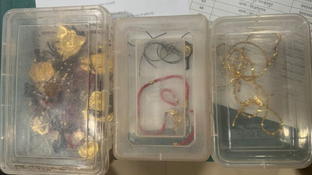 वाराणसी में 15 लुटेरी महिलाएं गिरफ्तार : कथास्थल को बनाती थीं निशाना, 10 लाख के 11 गोल्ड चेन बरामद