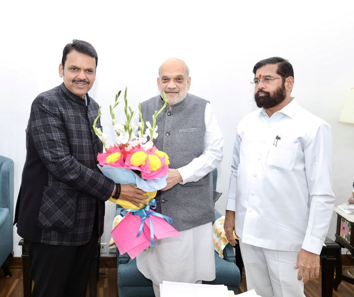 Maharashtra CM पर सस्पेंस बरकरार: देर रात अमित शाह के घर पर 3 घंटे हुई मैराथन मीटिंग, एकनाथ-फडणवीस और अजित पवार भी रहे मौजूद, शिंदे ने कर डाली ऐसी मांग की शाह भी हुए शॉक्ड
