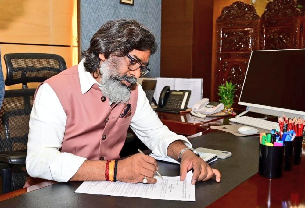 Hemant Soren: शपथ लेते ही एक्शन में मुख्यमंत्री हेमंत सोरेन, पहले ही दिन लिए कई बड़े फैसले