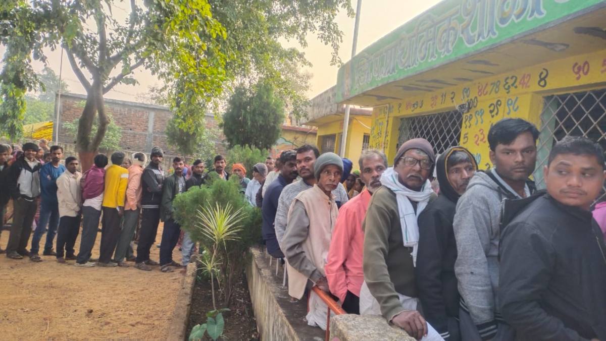 Jharkhand Assembly Elections 2024 LIVE: झारखंड में दोपहर 3 बजे तक 61.47% मतदान, भाजपा का आरोप-CM की पत्नी की सीट पर एजेंट उनके पक्ष में वोटिंग करा रहे, जारी किया CCTV फुटेज