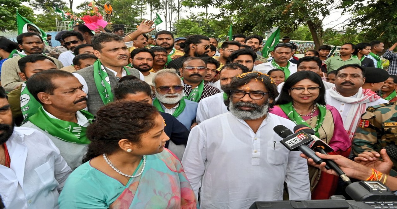Jharkhand Election 2024: दूसरे चरण में सोरेन परिवार के 4 लोगों का भविष्य दांव पर, एक विरोधी पार्टी से लड़ रहीं