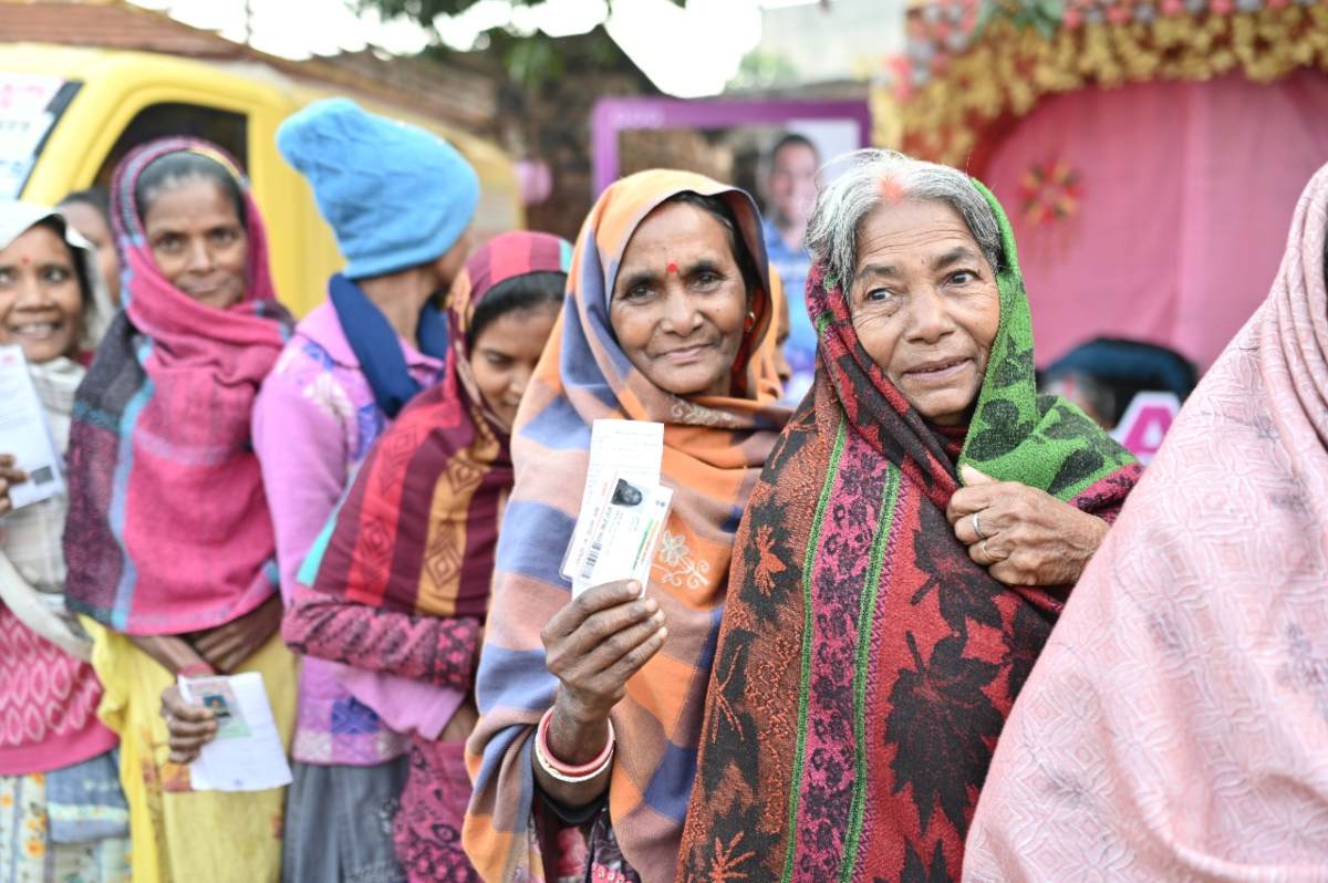 Jharkhand Assembly Elections LIVE: झारखंड में सुबह 9 बजे तक 12.71% मतदान, इधर भगवान शिव की शरण में पहुंचे बाबूलाल मरांडी