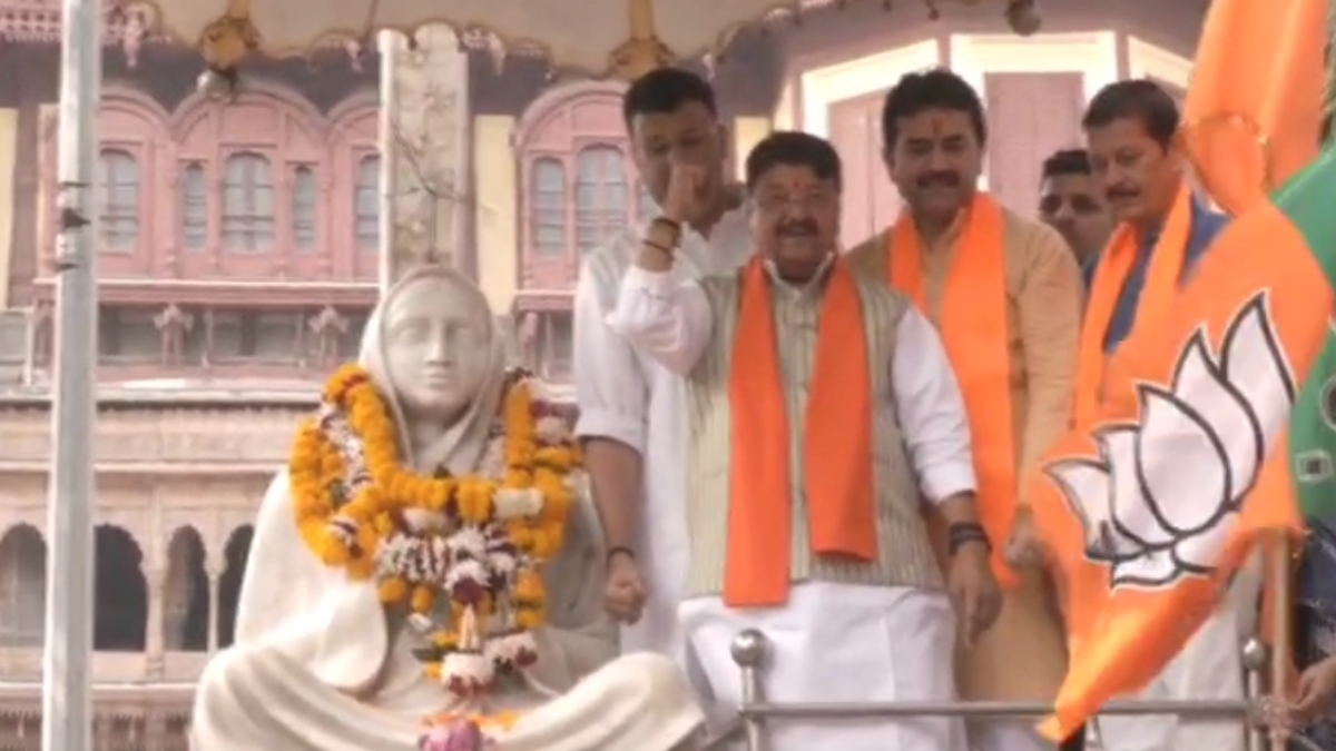 महाराष्ट्र में बीजेपी की जीत पर मंत्री विजयवर्गीय का बड़ा बयान, राहुल गांधी पर कसा तंज, कहा- उनका मेंटल स्टेटस राष्ट्रीय नहीं मोहल्ले वाला   