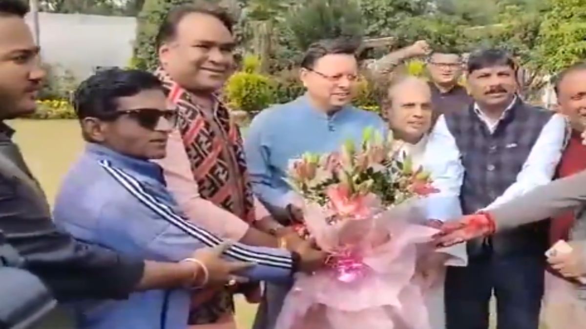केदारनाथ में कमल की जीत का जश्न: CM धामी को बधाई देने पहुंचे कार्यकर्ता, मुख्यमंत्री बोले- जनता ने विकास और सुशासन को चुना
