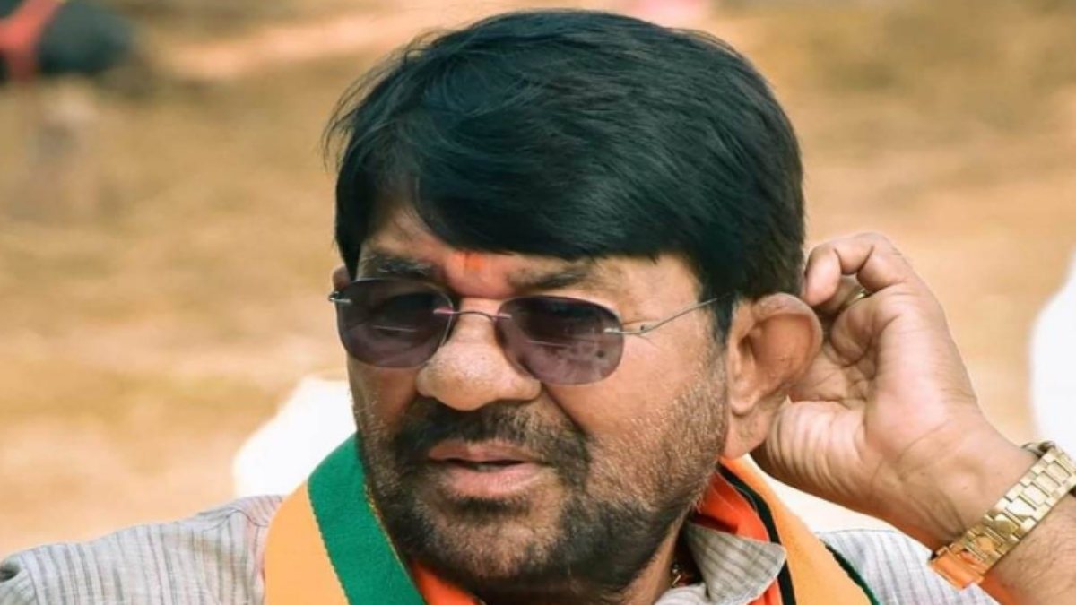 दिया तले अंधेरा: अपने अधिकारों को भूलकर मंत्री ने की मांग, CM ने मंच से याद दिलाते हुए कहा- 590 करोड़ का बजट, करना आपको है, किससे मांगोगे