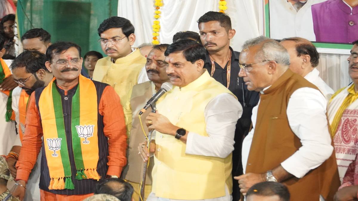 सर्व समाज संवाद कार्यक्रम में शामिल हुए सीएम डॉ मोहन, समास्या दूर करने का किया वादा, BJP प्रत्याशी के लिए की वोट की अपील