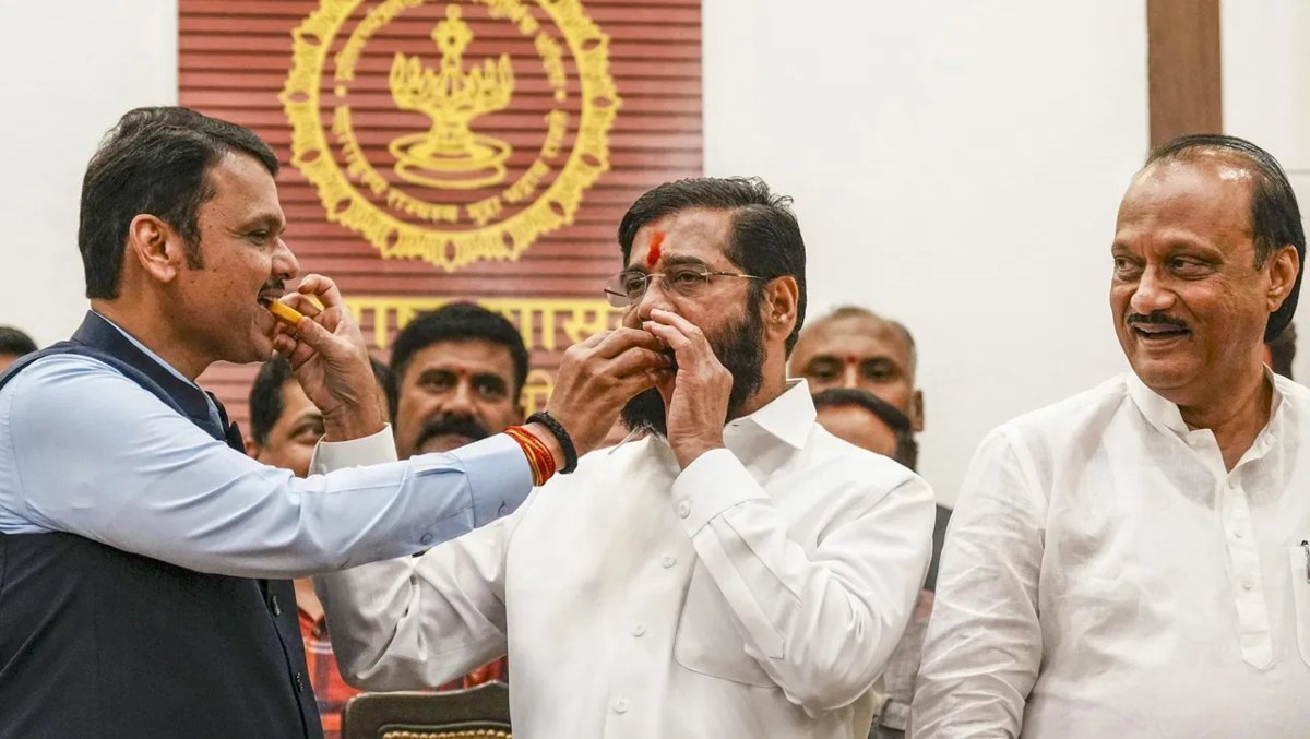 Maharashtra New CM: दिल्ली में आज रात महाराष्ट्र के नए सीएम पर लग सकती है मुहर, देर रात पहुंचेंगे एकनाथ शिंदे, देवेन्द्र फडणवीस और अजित पवार, जेपी नड्डा-अमित शाह से करेंगे मुलाकात, RSS की पहली पसंद Devendra Fadnavis 