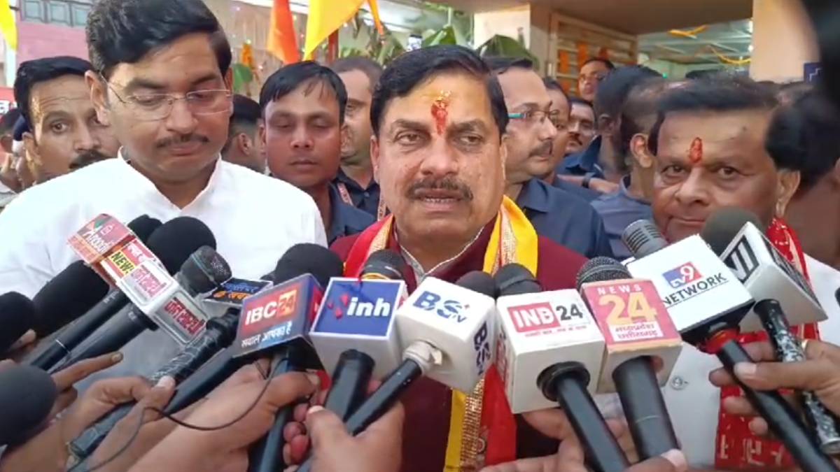 CM डॉ मोहन ने मल्लिकार्जुन खड़गे के बयान पर किया पलटवार: कहा- कांग्रेस का असली चेहरा उजागर, माफी मांगे सोनिया-राहुल, उमरिया में हाथियों की मौत को लेकर कही ये बात