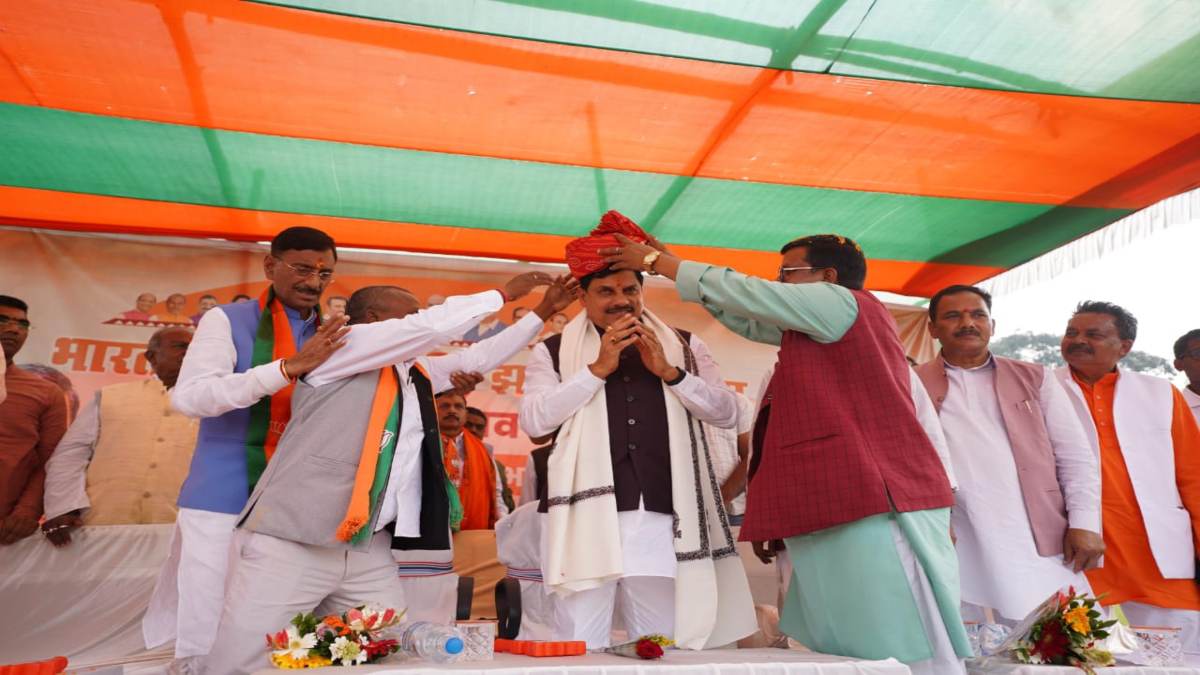झारखंड में गरजे सीएम डॉ मोहन: कहा- सात प्रतिशत हिंदू कम हो गए, जम्मू-कश्मीर में 40 हजार लोगों की हत्याओं का पाप कांग्रेस ने किया