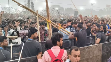 Bihar Breaking: Pushpa-2 के ट्रेलर रिलीज के दौरान पटना में बवाल, गांधी मैदान में पुलिस और पब्लिक में झड़प