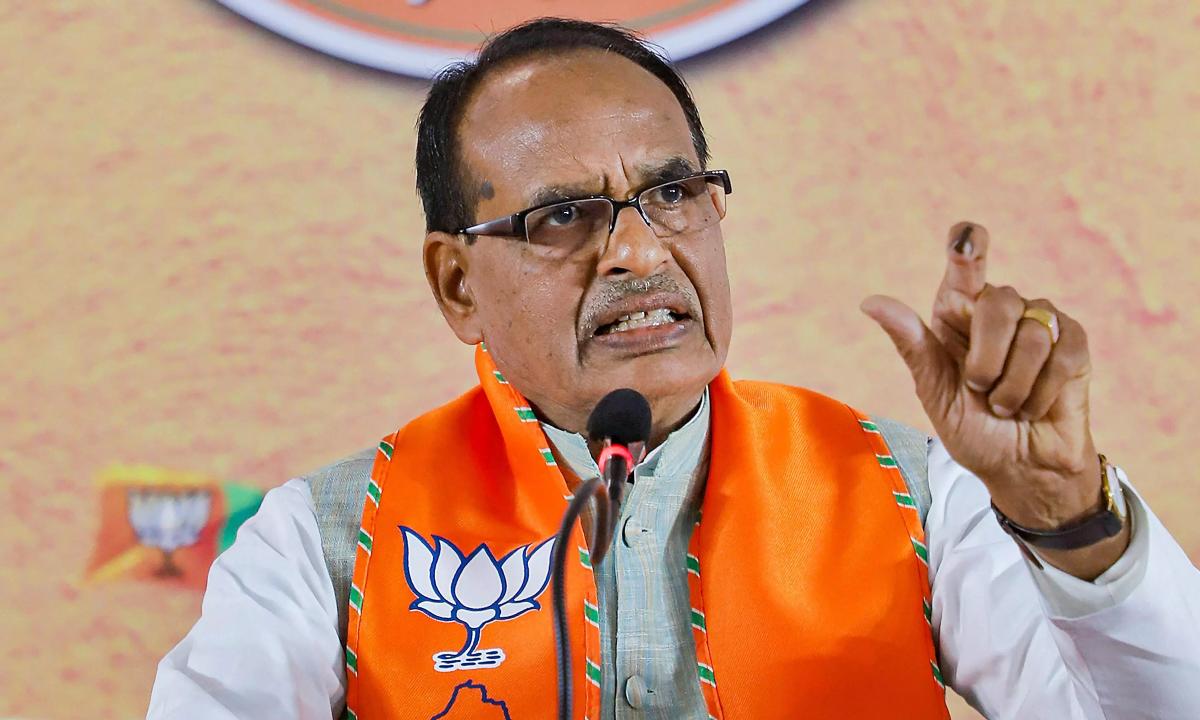 Shivraj Singh Chouhan: झारखंड में मतदान के बीच शिवराज सिंह चौहान का बड़ा दावा, कहा- रोटी-बेटी और माटी संकट में, लोग भ्रष्ट और जनविरोधी सरकार को…’,