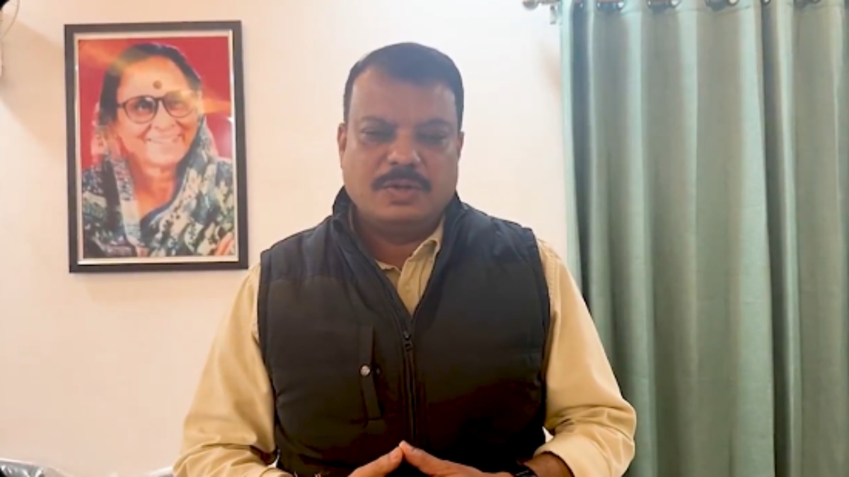 MP में टॉपर्स को मिलने वाली स्कूटी और लैपटॉप पर सियासत: उमंग सिंघार ने सरकार को घेरा, बजट को लेकर भी उठाए सवाल 
