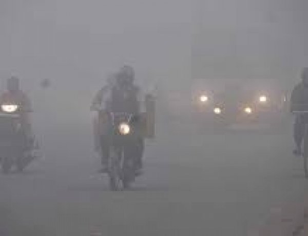 स्मॉग की चपेट में दिल्ली-नोएडा समेत पूरा NCR, IMD ने बताया कब से पड़ेगी कड़ाके की ठंड