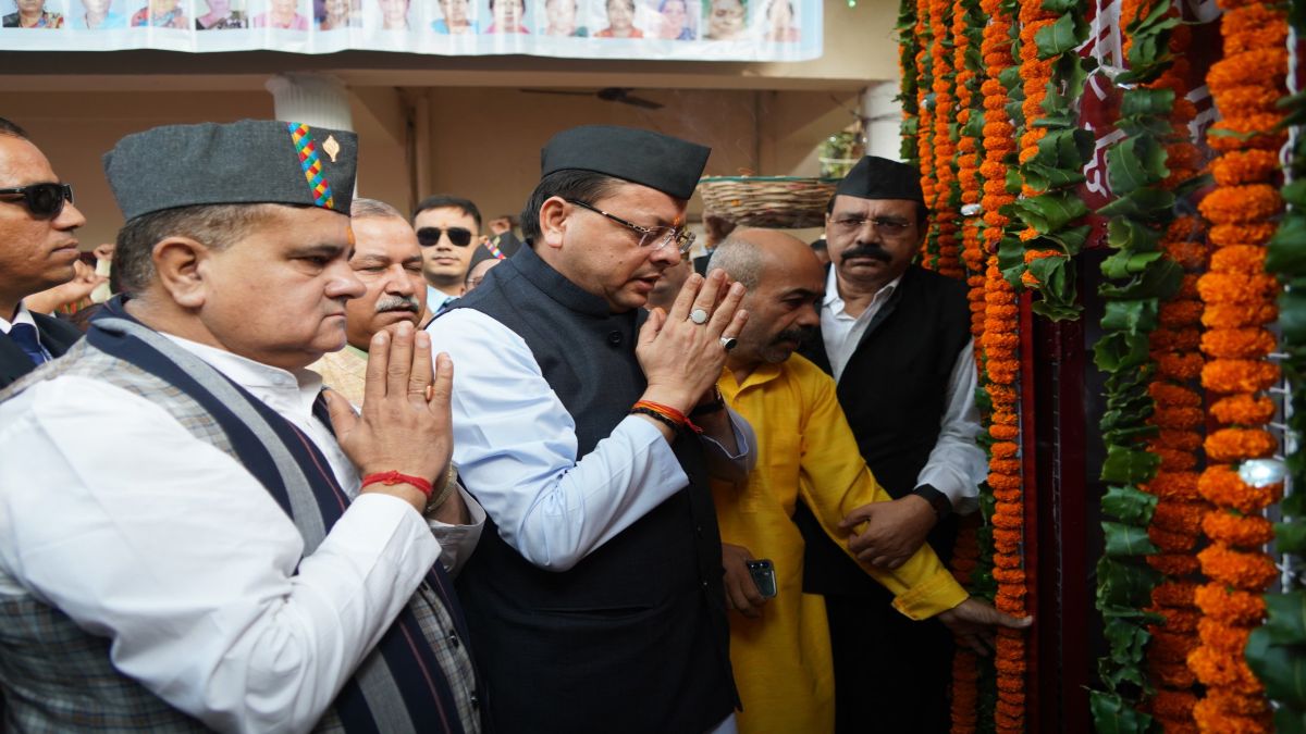 Uttarakhand Foundation Day : CM धामी ने शहीद स्मारक पर शहीदों की दी श्रद्धांजलि, कहा- आज उत्तराखंड रजत जयंती वर्ष में प्रवेश कर गया