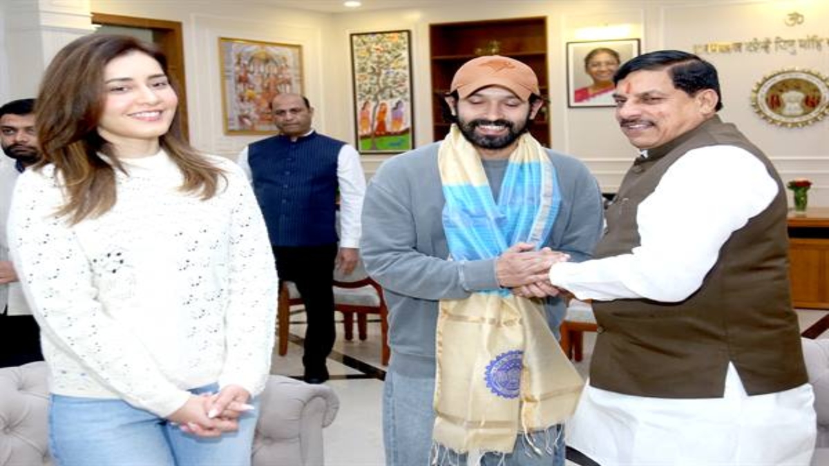 मुख्यमंत्री डॉ मोहन यादव से मिले ‘द साबरमती रिपोर्ट’ फिल्म के कलाकार, मूवी को टैक्स फ्री करने पर दिया धन्यवाद, विक्रांत मैसी ने शेयर किए अनुभव