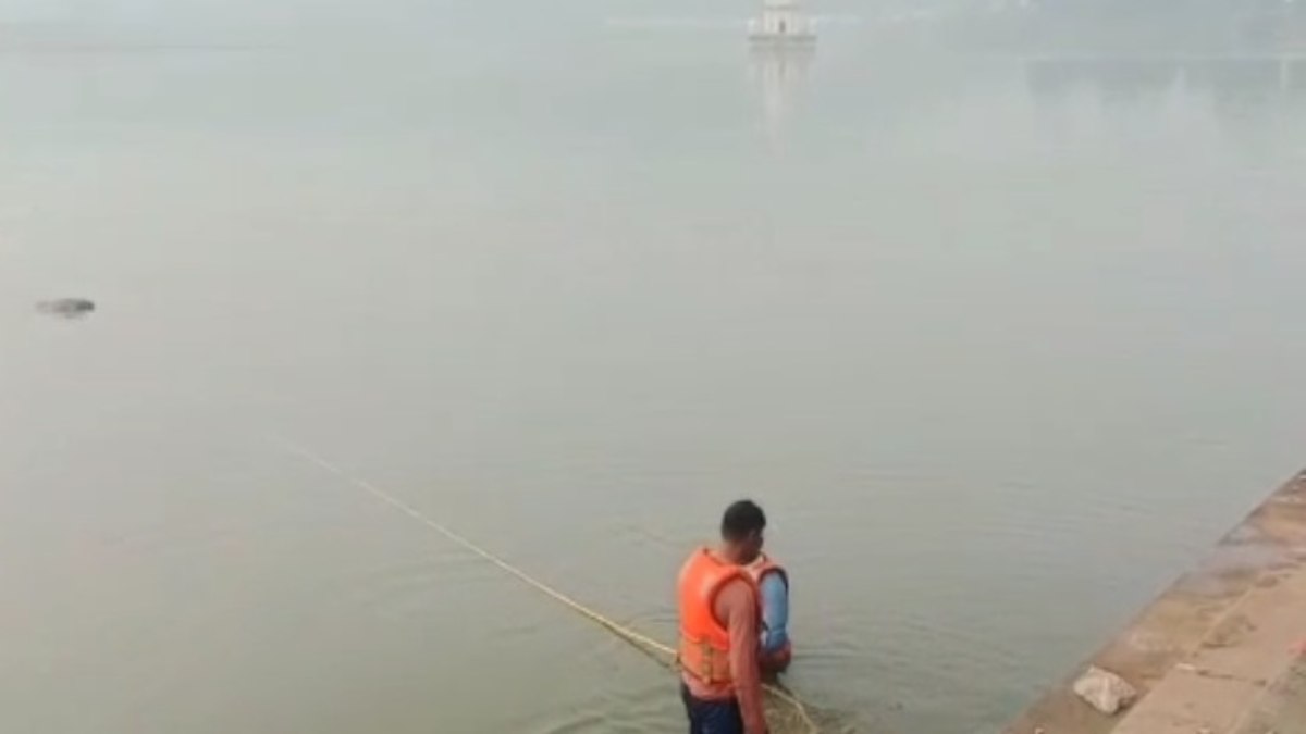 साइकोलॉजी स्टूडेंट का तालाब में मिला शव, पिता को सुसाइड नोट भेजकर कहा था- ‘मेरी भगवान से डायरेक्ट बात होती है’