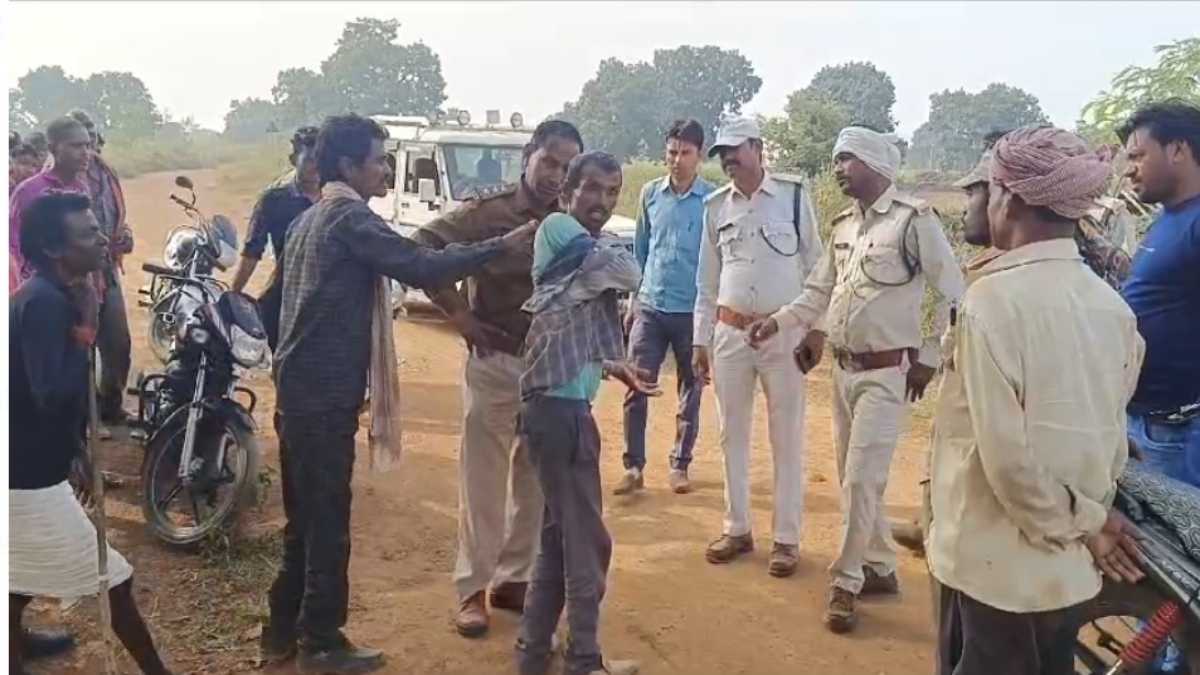 खेत में पानी दे रहे किसान पर तेंदुआ ने किया हमला, ग्रामीणों ने मचाया शोर तो..