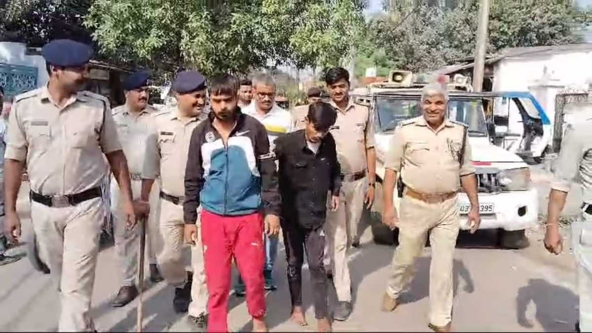 दुकानदार के घर फायरिंग करने वाले दो बदमाश गिरफ्तार, एक अब भी फरार, तलाश में जुटी पुलिस