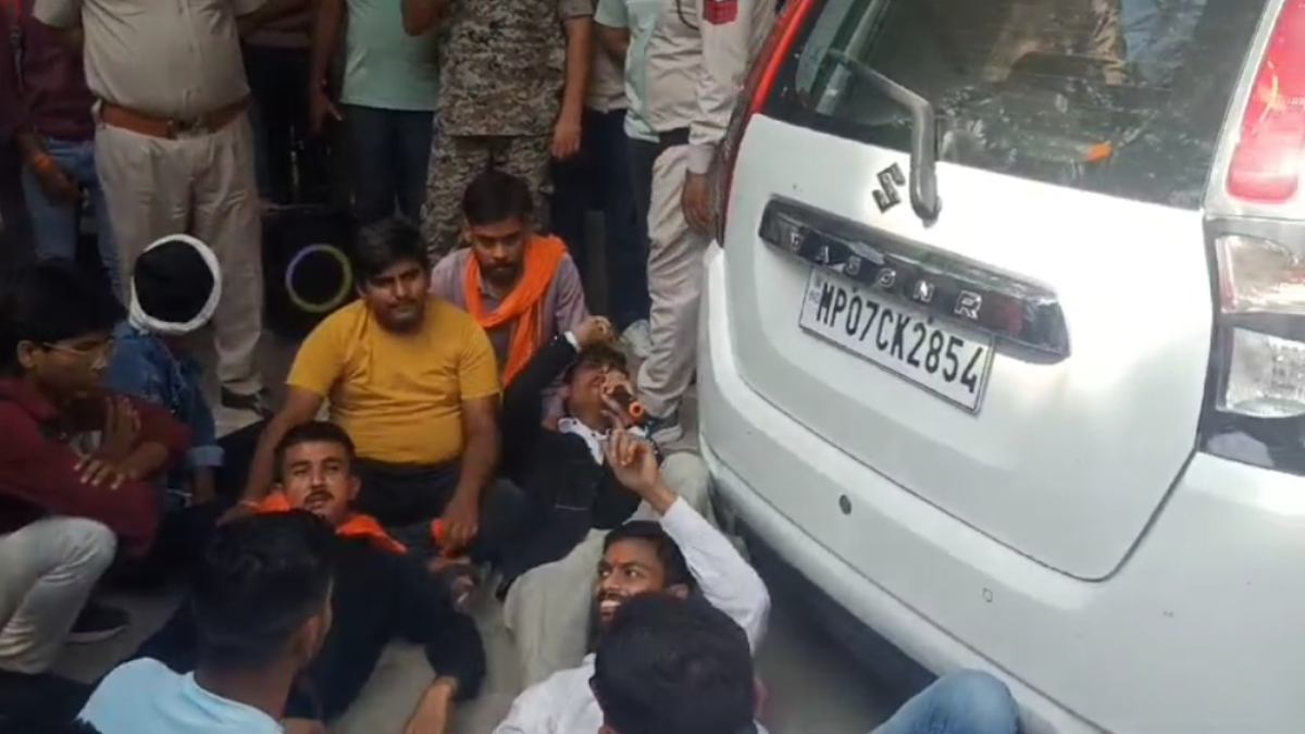 एमजेएस कॉलेज में ABVP का प्रर्दशन: प्राचार्य के खिलाफ की जमकर नारेबाजी, इस मांग पर अड़े छात्र नेता