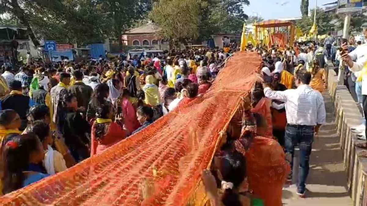 कार्तिक पूर्णिमा पर शुरू हुआ भव्य आयोजन: बैतूल से खेड़ी ताप्ती तक निकाली जाएगी 101 मीटर लंबी चुनरी पदयात्रा, हर गांव से जुड़ेंगे श्रद्धालु, इधर घाटों पर श्रद्धालुओं की उमड़ी भीड़
