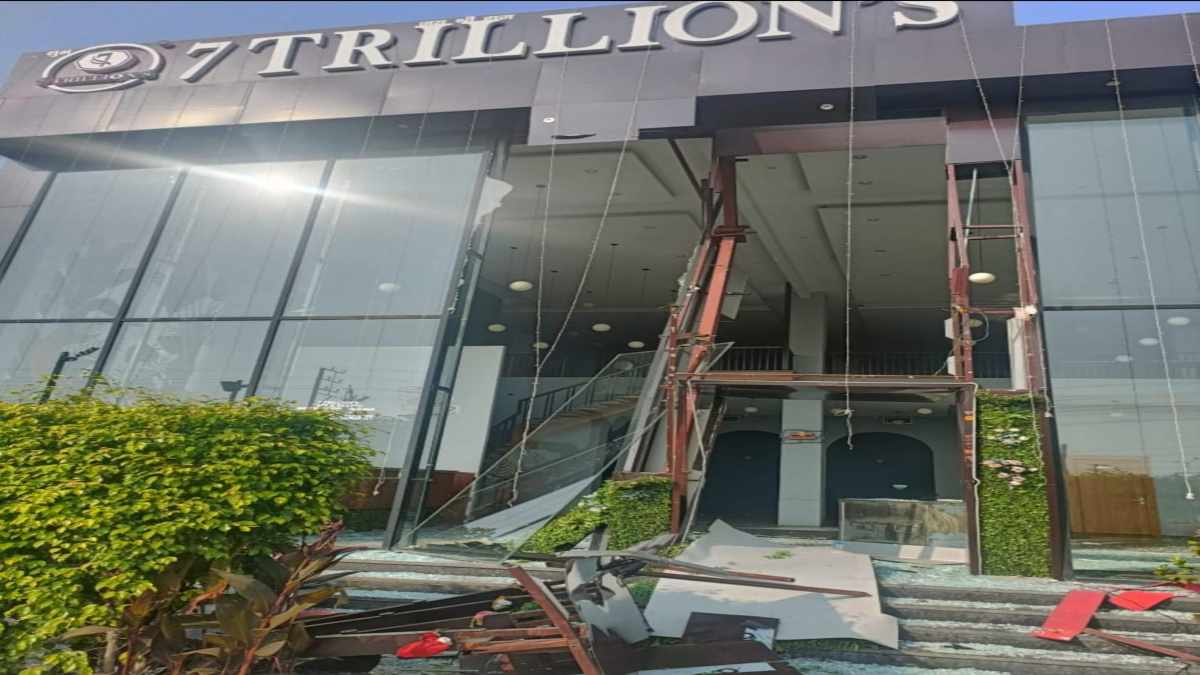 7 ट्रिलियन होटल तोड़ने के आदेश पर कोर्ट का स्टे, विशेष बेंच ने सुनवाई कर रोकी कार्रवाई, अगली सुनवाई में होगा फैसला