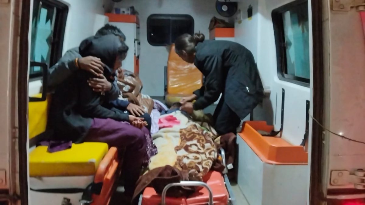 MP सड़क हादसे में एक मौत, 6 घायल: 2 शहडोल मेडिकल कॉलेज रेफर, सभी छत्तीसगढ़ के रहवासी