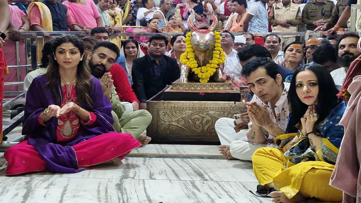 फिल्म अभिनेत्री शिल्पा शेट्टी और अभिनेता सुधांशु पहुंचे महाकाल की शरण मेंः श्री महाकालेश्वर भगवान के किए दर्शन, Video