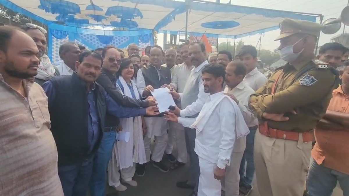 कांग्रेस कार्यकर्ताओं का धरना प्रदर्शन: किसानों की समस्या को लेकर उठाई आवाज, SDM को ज्ञापन सौंप की ये मांग