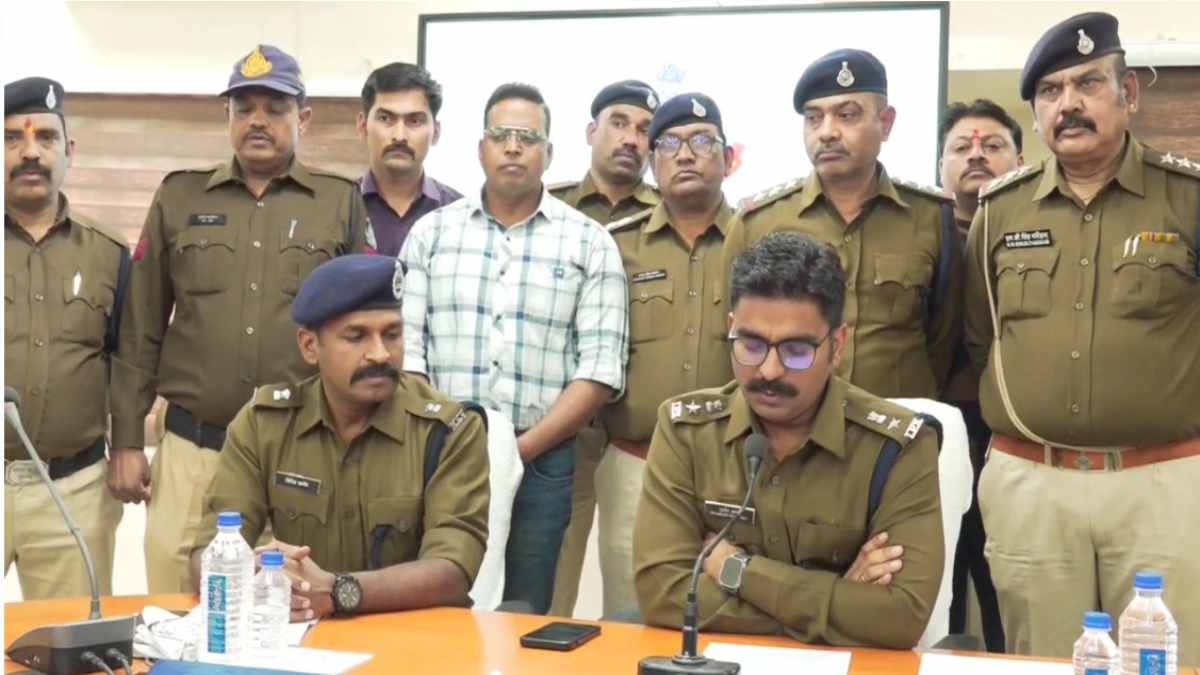 आश्रम में चोरी करने वाली मास्टरमाइंड महिला सहित दो बदमाश गिरफ्तार, 22 लाख का सामान जब्त, पूछताछ में जुटी पुलिस