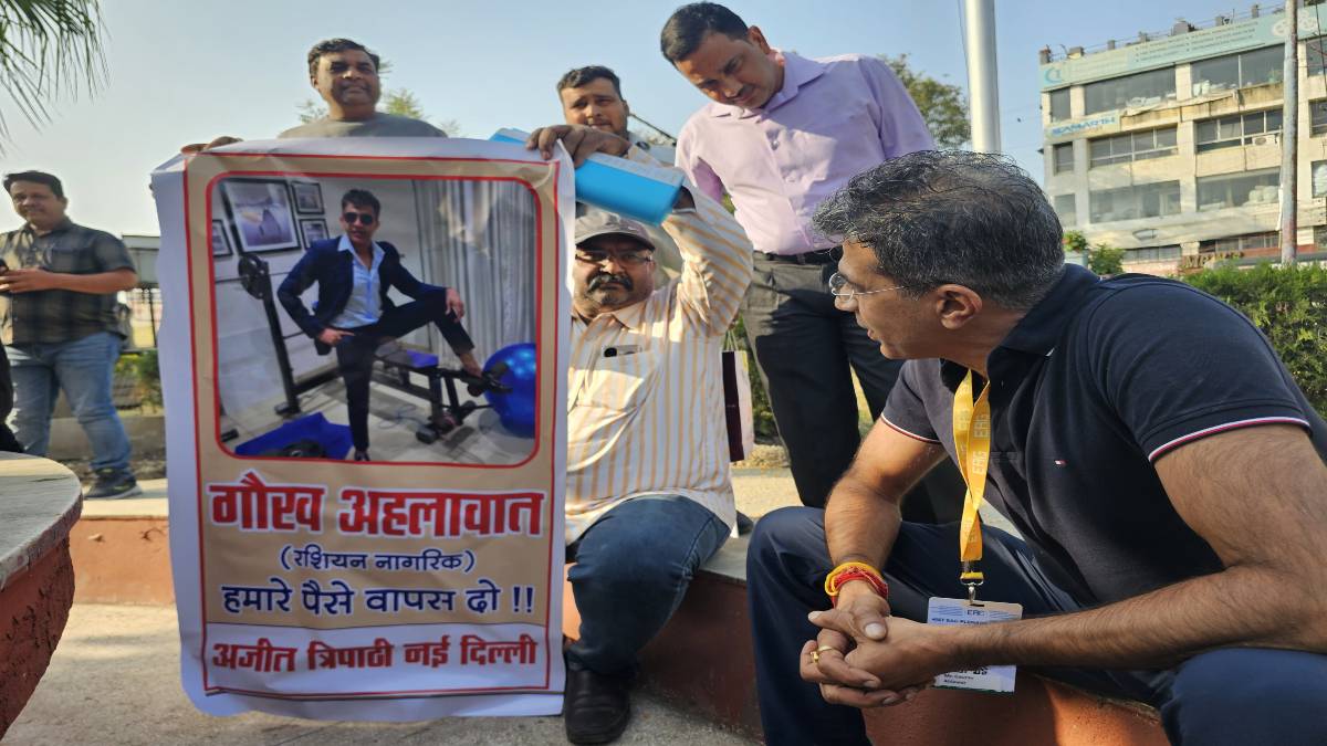 विदेशी नागरिक और दिल्ली के व्यापारी इंदौर में आमने-सामनेः NRI भूख हड़ताल पर, मारपीट, किडनैपिंग और फैक्ट्री हड़पने का आरोप