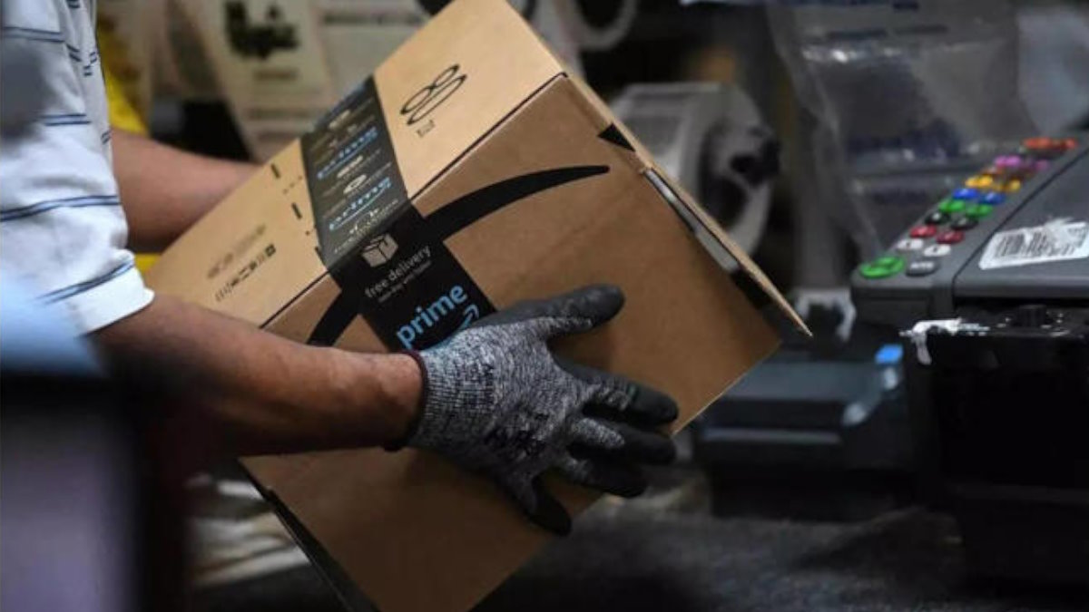 दो लोगों ने अरबों रुपए की मल्टी नेशनल कंपनी Amazon को लगाया लाखों रुपए का चूना, अपनाई यह तकनीक…