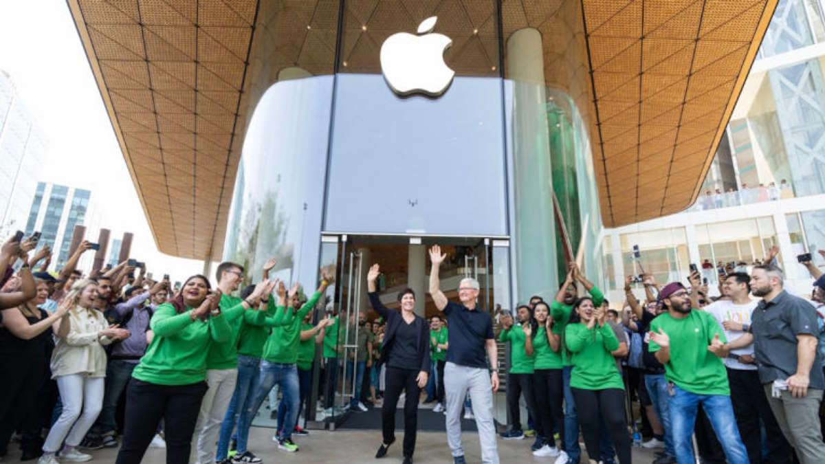 Apple भारत में खोलेगा चार नए स्टोर, रिकॉर्ड तोड़ बिक्री के बाद सीईओ टिम कुक ने किया एलान…