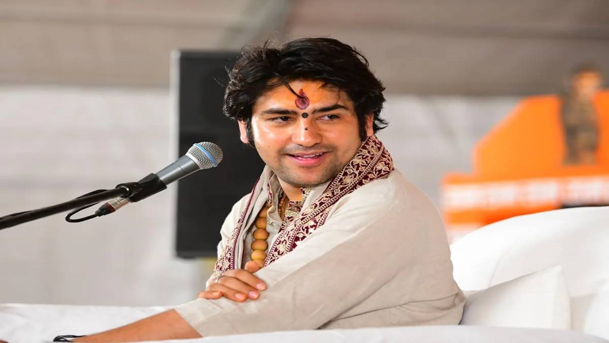 ‘हम कब बंट जाएंगे पता नहीं चलेगा’, धीरेंद्र शास्त्री के बयान पर ग्वालियर में मनोज तिवारी बोले- ‘देश में भगवा-ए-हिंद रहा है और रहेगा’