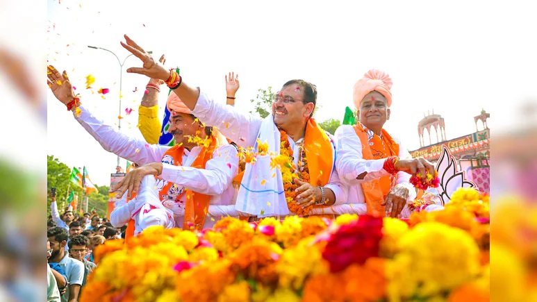 Rajasthan By Election: दिल्ली-मुंबई कॉरिडोर से बदल जाएगा राजस्थान का भविष्य, सीएम भजनलाल हुए रोड शो में शामिल