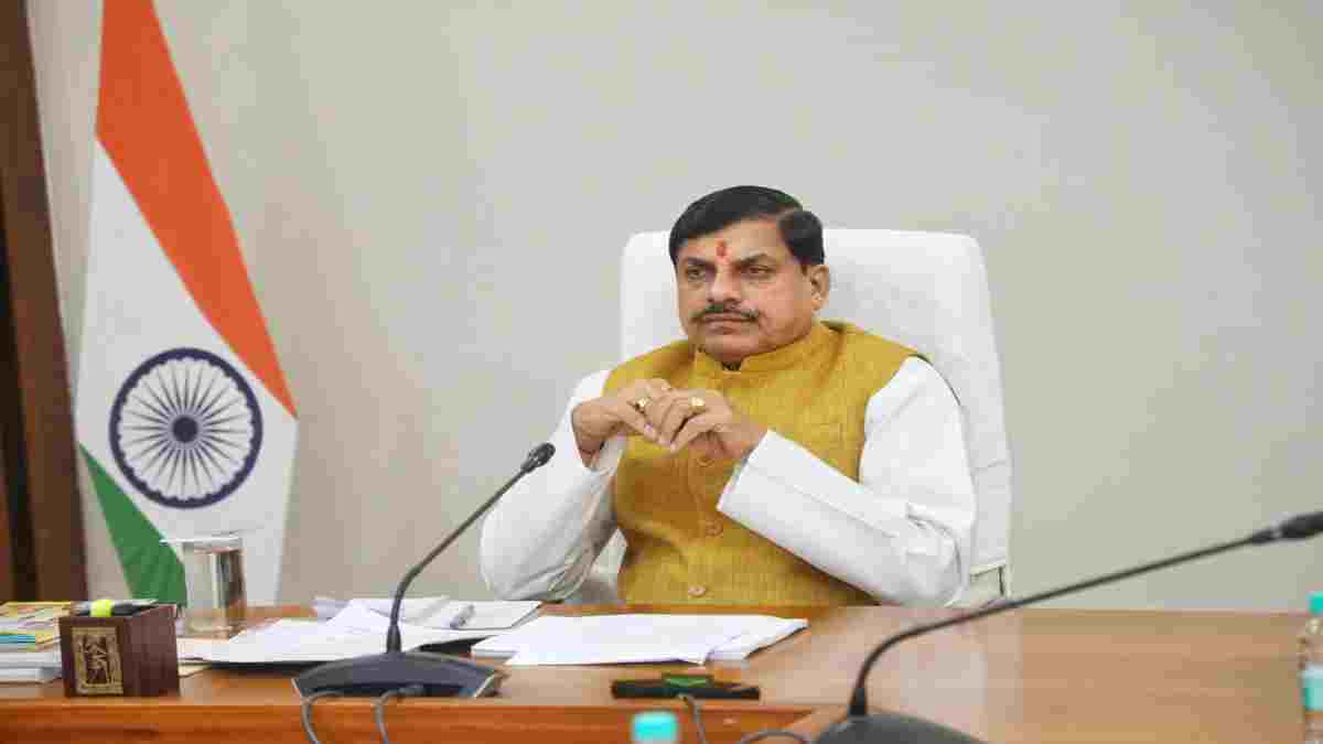 MP में अपराधों पर लगेगी लगाम: CM डॉ. मोहन ने कलेक्टर-कमिश्नर को दिया फ्री हैंड, कहा- ‘निर्देश का इंतजार न करें’, बैठक में इन मुद्दों पर भी की चर्चा